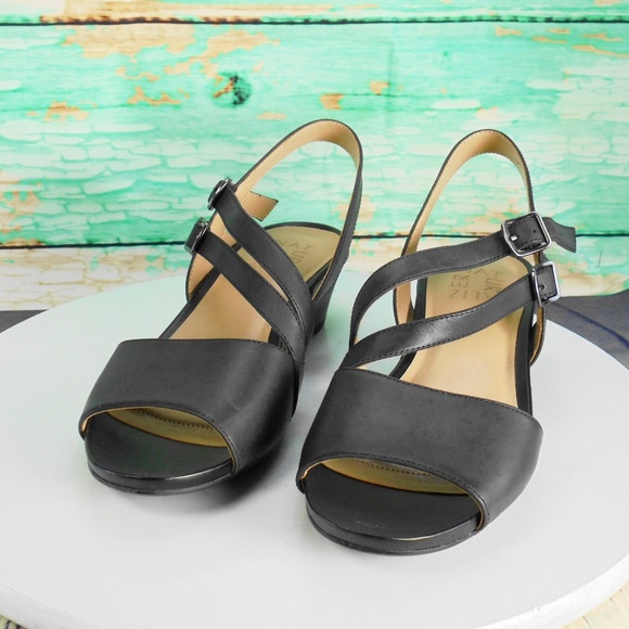 naturalizer gigi sandals